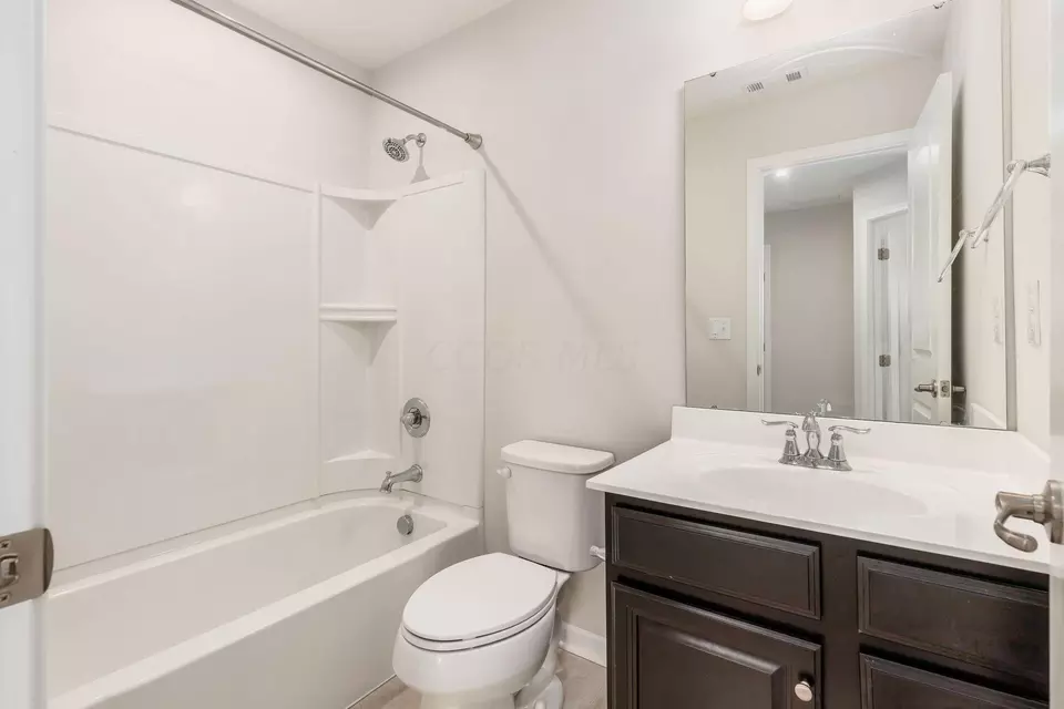 Bath - 662 Wallace Dr, Delaware, OH 43015 photo 2 of 3