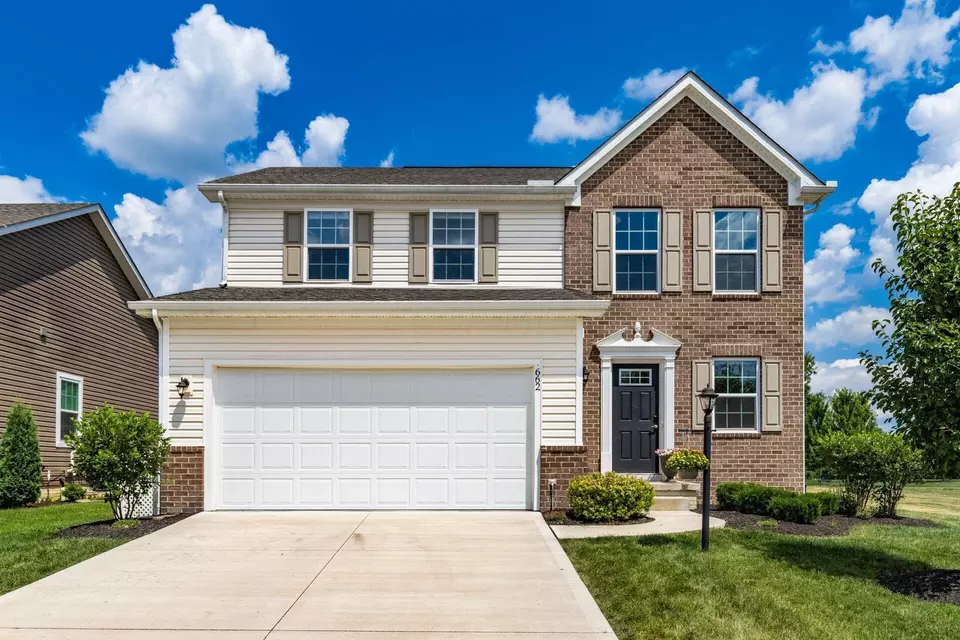 Exterior - 662 Wallace Dr, Delaware, OH 43015 photo 2 of 6