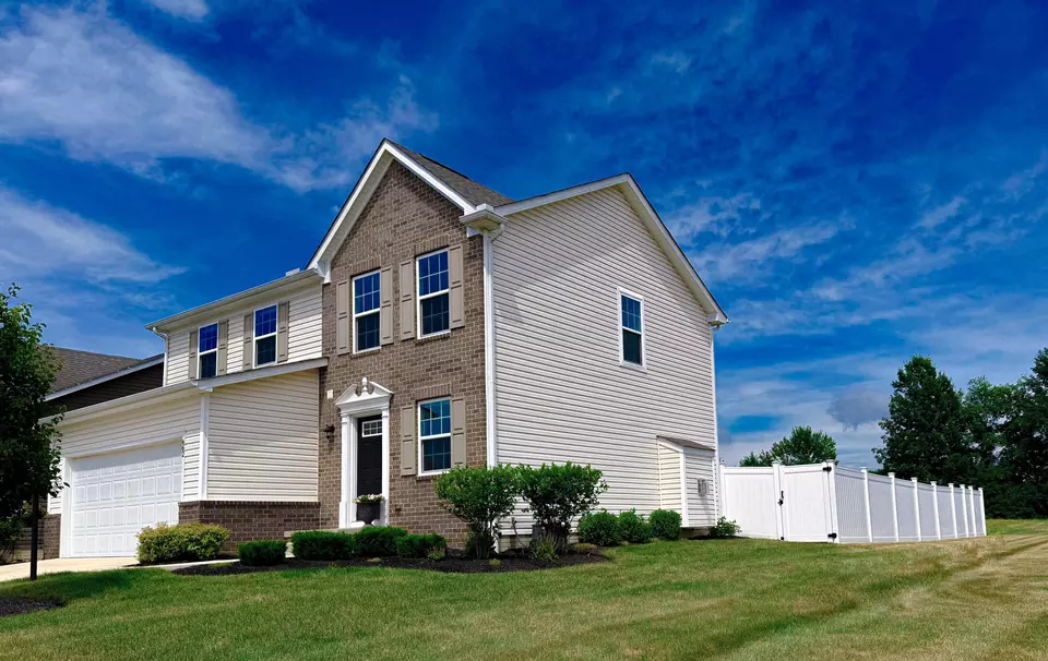 Exterior - 662 Wallace Dr, Delaware, OH 43015 photo 3 of 6
