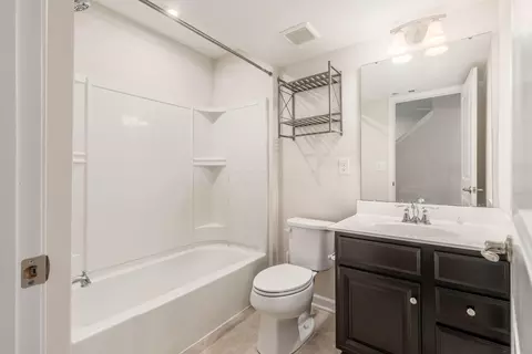 Bath - 662 Wallace Dr, Delaware, OH 43015 photo 3 of 3