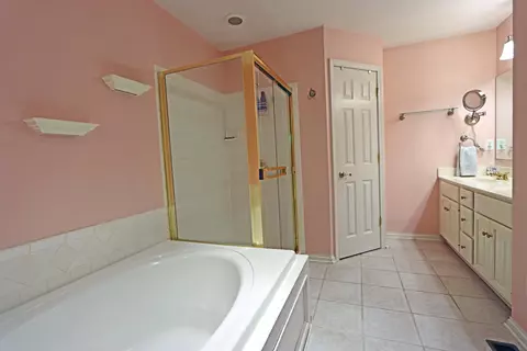 Bath - 5899 Dunabbey Loop, Dublin, OH 43017 photo 2 of 6