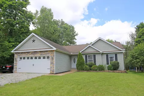 176 Lakeview Heights Dr, Howard, OH 43028