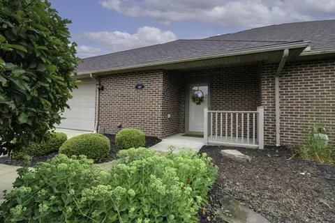 1487 Eagle Pass Dr, Marion, OH 43302 photo 2