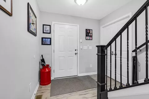 Entry Way - 244 Rolling Acre Dr, Lithopolis, OH 43136 photo 4 of 4