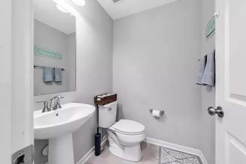 Entry Way - 244 Rolling Acre Dr, Lithopolis, OH 43136 photo 1 of 4
