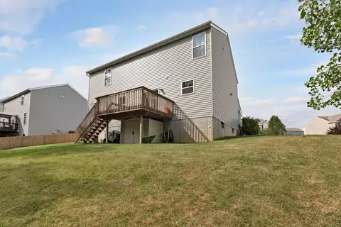 Exterior - 244 Rolling Acre Dr, Lithopolis, OH 43136 photo 5 of 10