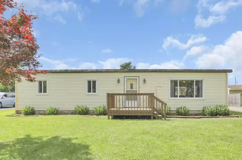 90 Sycamore Creek Rd SW, Pataskala, OH 43062