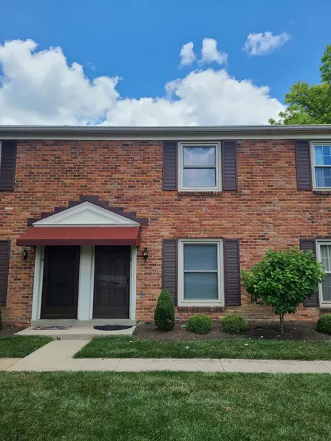 996 Chatham Ln #C, Columbus, OH 43221