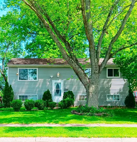 2596 Weyburn Rd, Columbus, OH 43232