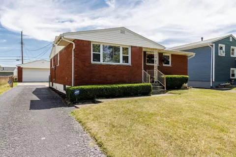 3895 Eakin Rd, Columbus, OH 43228