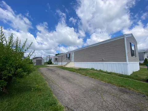 215 Raspberry Cir W, Hebron, OH 43025