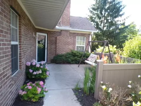 762 Windward Ln #24, Columbus, OH 43230