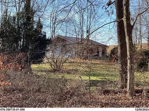 8886 Richards Rd NE, Utica, OH 43080