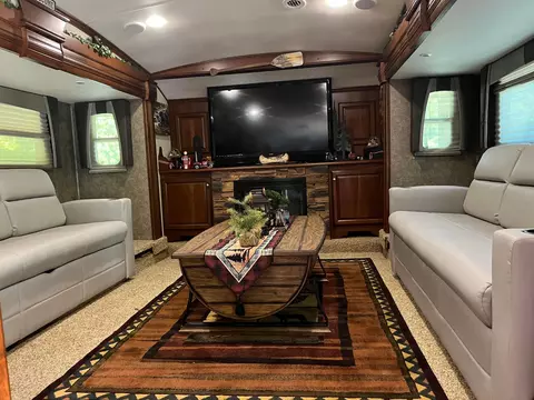 238 Deerslayer Trl, Logan, OH 43138