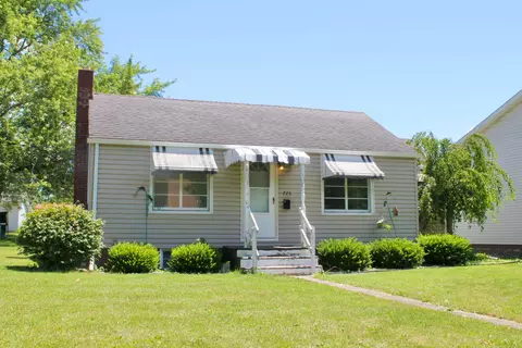 Exterior - 725 Park St, Willard, OH 44890 photo 2 of 3