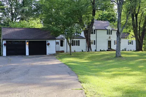 395 Rainbow Dr NW, Lancaster, OH 43130