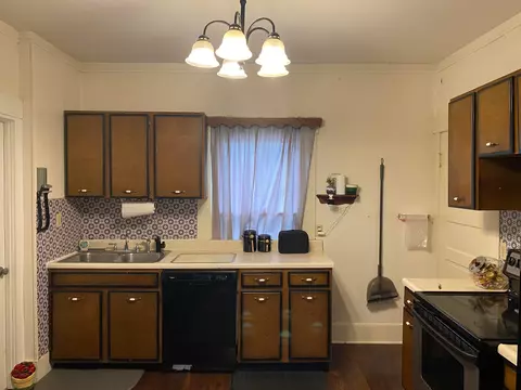 Kitchen - 521 E Madison Ave, Springfield, OH 45503 photo 1 of 2