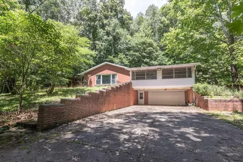 10217 Stickle Rd, Saint Louisville, OH 43071
