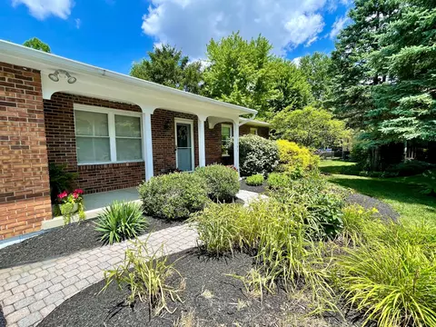 5398 Schatz Ln, Hilliard, OH 43026