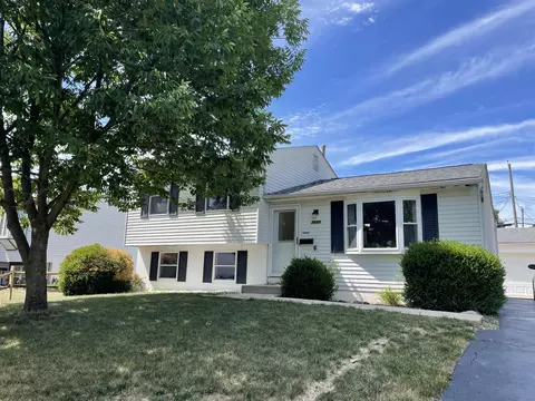 2560 Brunswick Dr, Grove City, OH 43123
