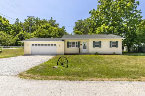 5682 Joy Dr, Grove City, OH 43123