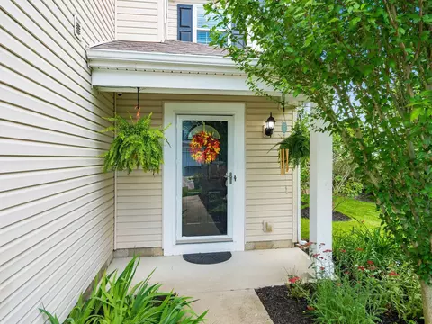 Exterior - 6112 Nasby Dr, Galloway, OH 43119 photo 14 of 14