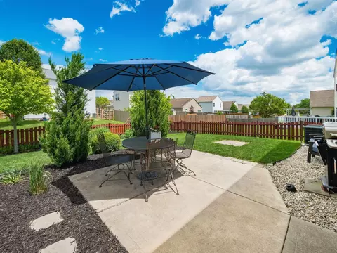 Exterior - 6112 Nasby Dr, Galloway, OH 43119 photo 4 of 14
