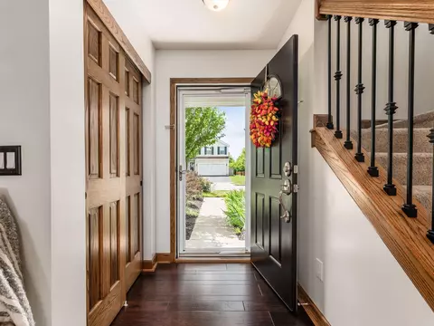 Entry Way - 6112 Nasby Dr, Galloway, OH 43119 photo 2 of 2