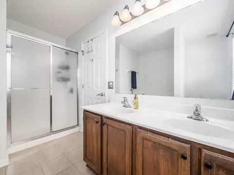Bath - 6112 Nasby Dr, Galloway, OH 43119 photo 3 of 5