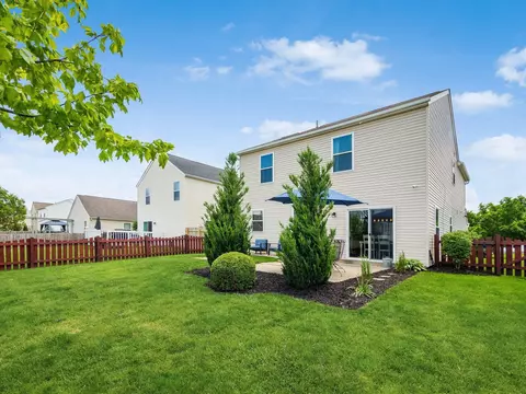 Exterior - 6112 Nasby Dr, Galloway, OH 43119 photo 5 of 14