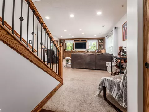 Entry Way - 6112 Nasby Dr, Galloway, OH 43119 photo 1 of 2