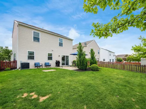 Exterior - 6112 Nasby Dr, Galloway, OH 43119 photo 6 of 14