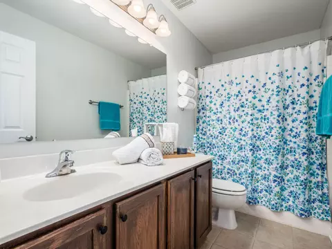 Bath - 6112 Nasby Dr, Galloway, OH 43119 photo 5 of 5