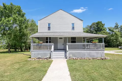 16 East St, Etna, OH 43018