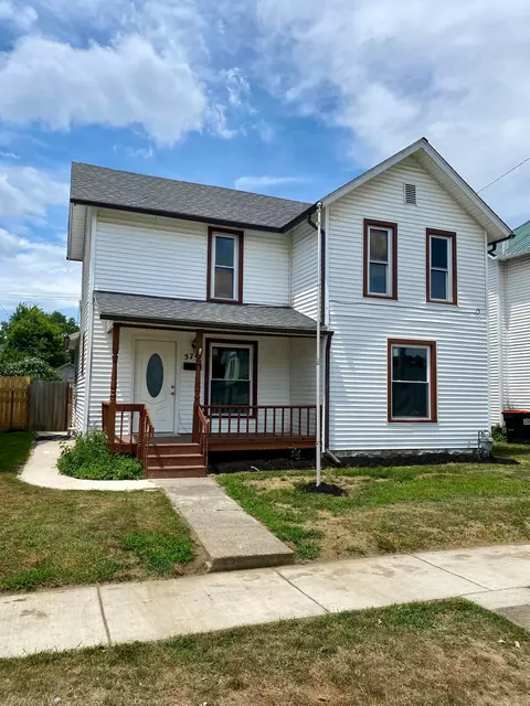 579 Maple Ave, Newark, OH 43055 photo 2