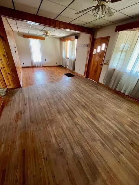 Living - 15 Broad St, Glouster, OH 45732 photo 3 of 6