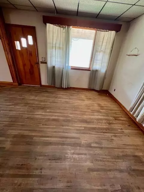 Living - 15 Broad St, Glouster, OH 45732 photo 5 of 6