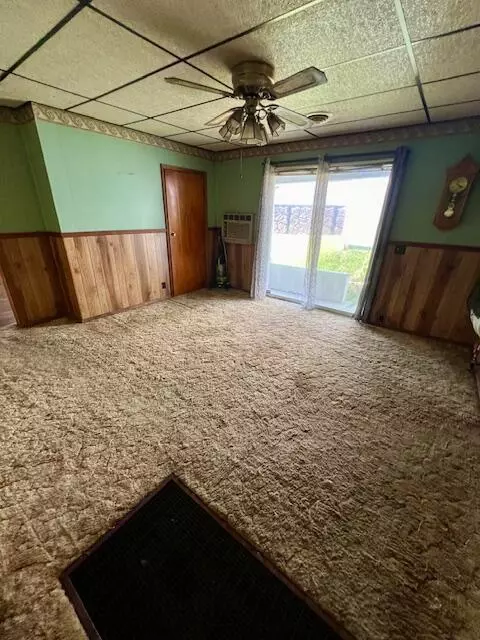 Living - 15 Broad St, Glouster, OH 45732 photo 2 of 6