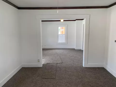 329 E Corwin St, Circleville, OH 43113 photo 7