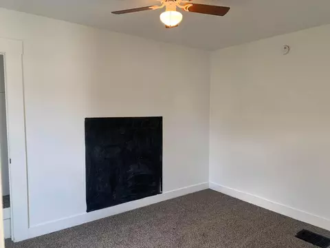 329 E Corwin St, Circleville, OH 43113 photo 4
