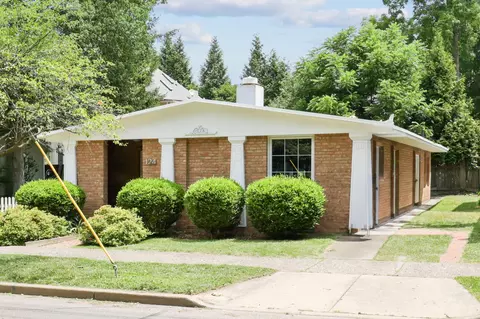 124 N Pearl St, Granville, OH 43023