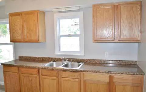 Kitchen - 1031 W Jefferson St, Springfield, OH 45506 photo 2 of 2