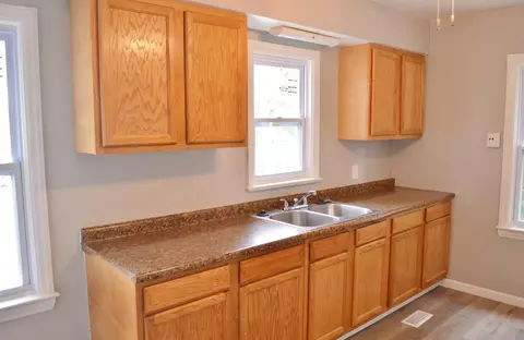 Kitchen - 1031 W Jefferson St, Springfield, OH 45506 photo 1 of 2