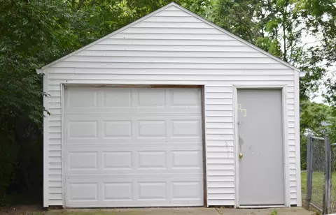Exterior - 1031 W Jefferson St, Springfield, OH 45506 photo 5 of 8