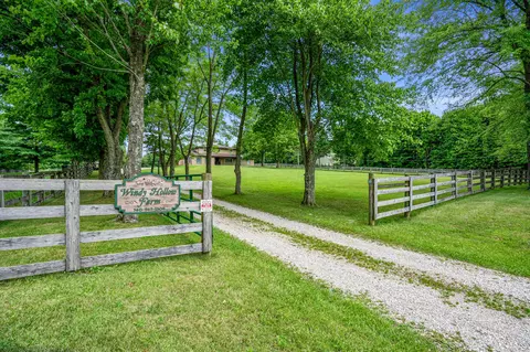 8773 Windy Hollow Rd, Johnstown, OH 43031