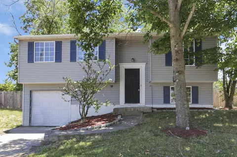 2304 Topaz Dr, Grove City, OH 43123