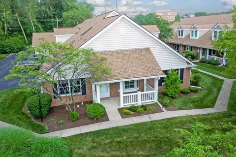 221 Dogwood Ln, Westerville, OH 43082
