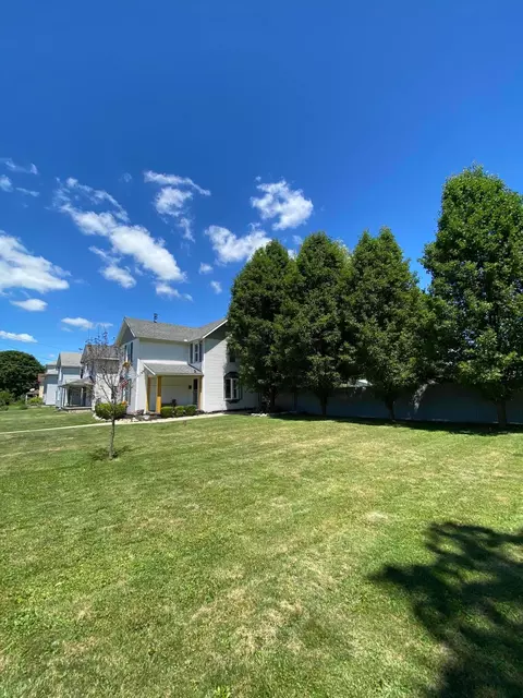 406 Thompson St, Marion, OH 43302 photo 2