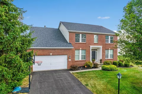7473 Bold Venture Ct, Lewis Center, OH 43035