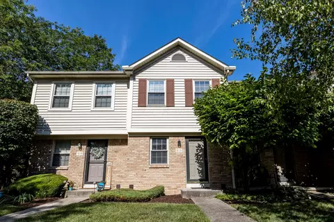 517 Foxtrail Cir E, Westerville, OH 43081